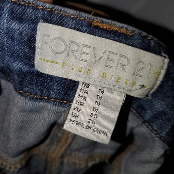 Distressed Jeans - Picture 4 of 4